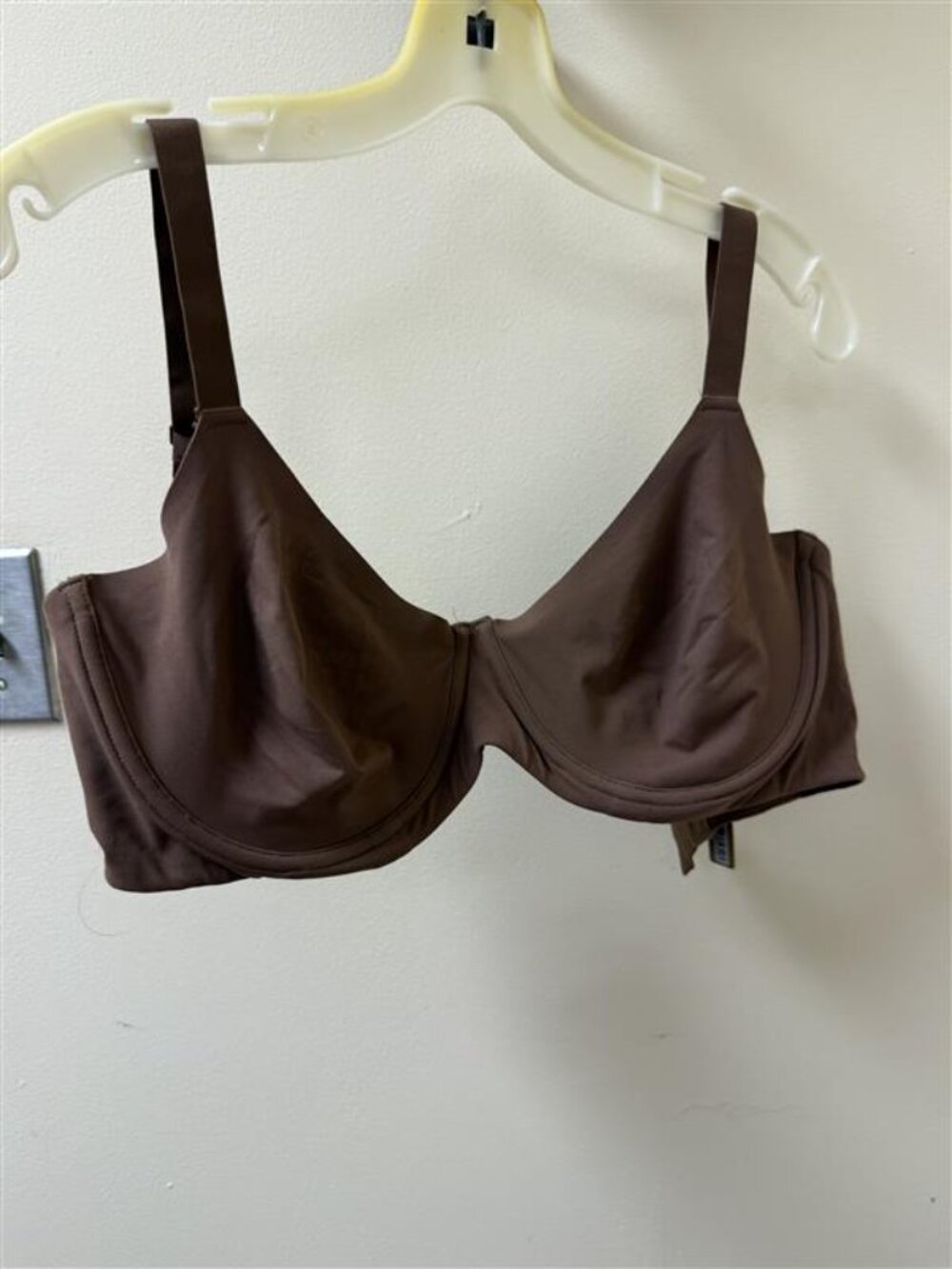 SKIMS Dark Brown Underwire Bra - Picture 2 of 5